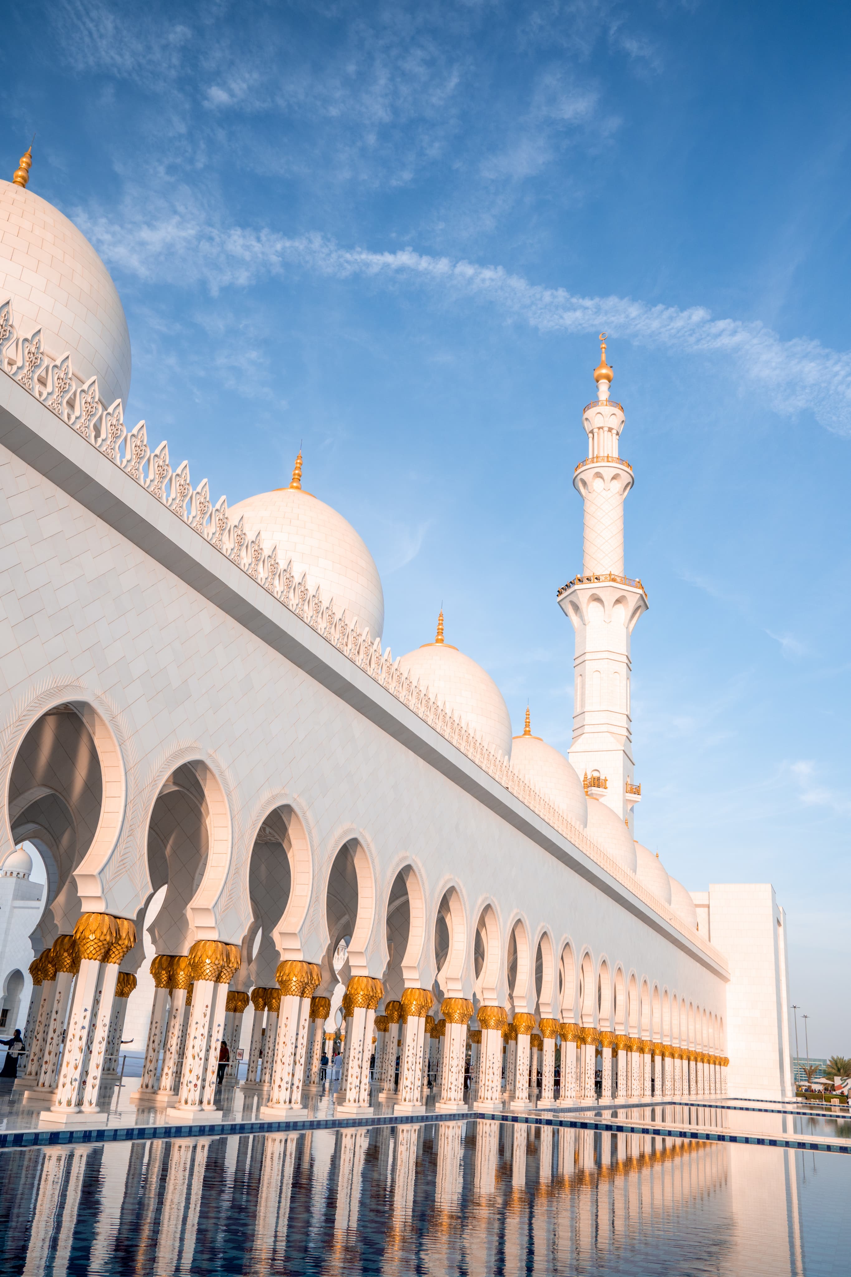 من نحن؟